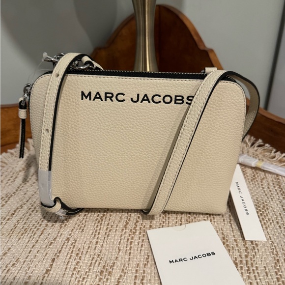 NWT Marc Jacobs Signature Marshmallow Cream Crossbody or Shoulder Bag - Picture 1 of 5